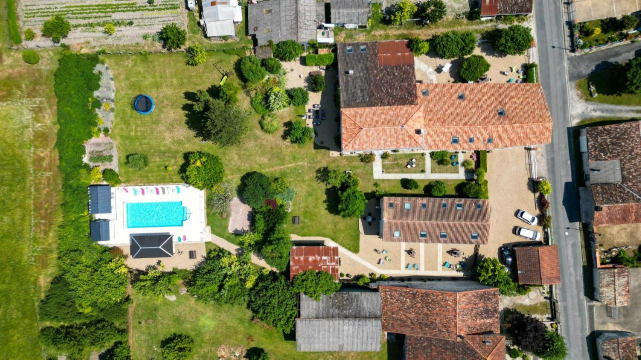 Les Gites Du Vigneron Et Cd'H Saint-Seurin-de-Palenne エクステリア 写真