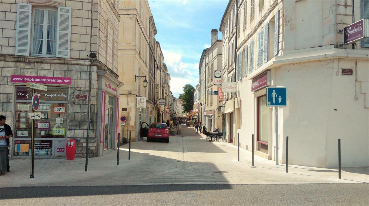 Les Gites Du Vigneron Et Cd'H Saint-Seurin-de-Palenne エクステリア 写真