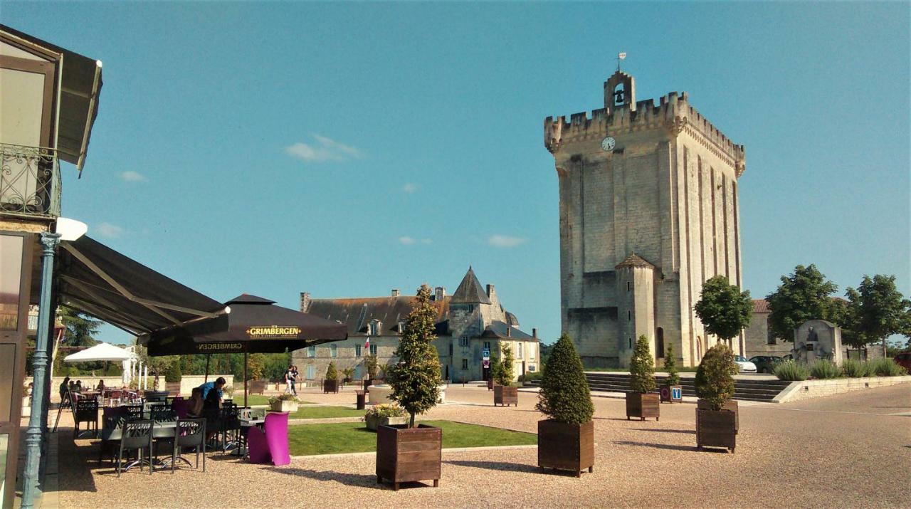 Les Gites Du Vigneron Et Cd'H Saint-Seurin-de-Palenne エクステリア 写真