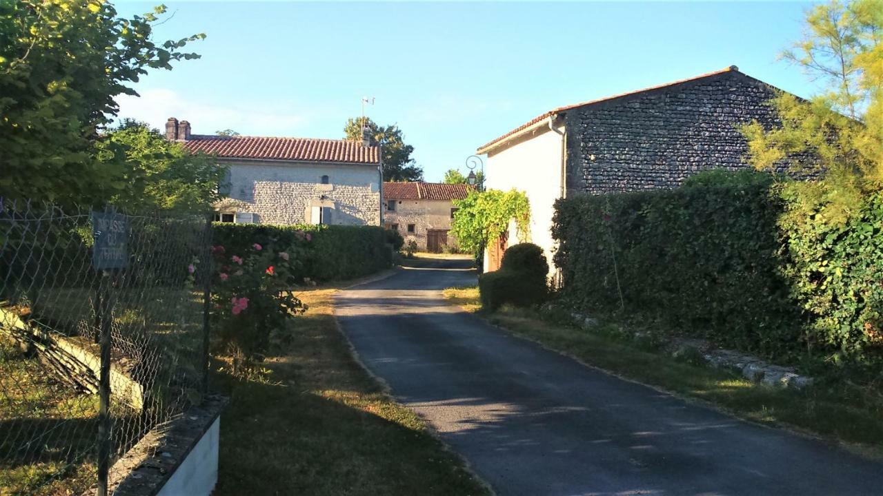 Les Gites Du Vigneron Et Cd'H Saint-Seurin-de-Palenne エクステリア 写真