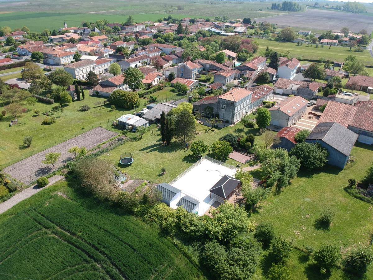 Les Gites Du Vigneron Et Cd'H Saint-Seurin-de-Palenne エクステリア 写真